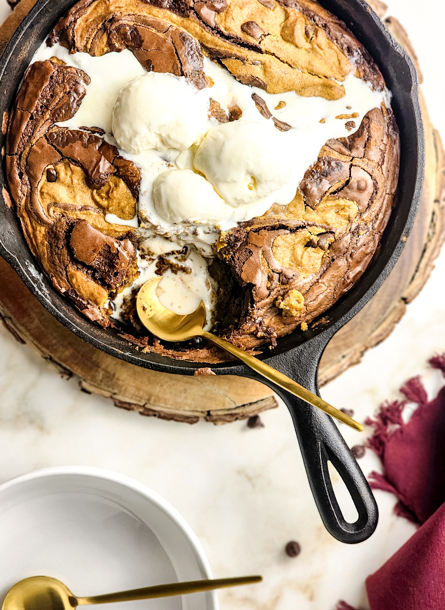 Tips on How to Bake Brownies in a Cast Iron Skillet 5 20240911 223850 1